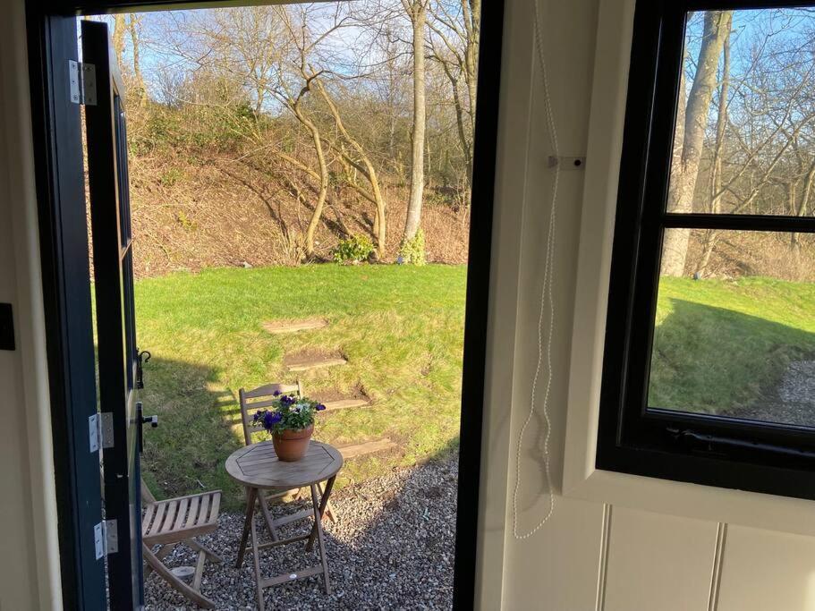 Peaceful Shepherd'S Hut In Beautiful Countryside. Linlithgow Eksteriør bilde